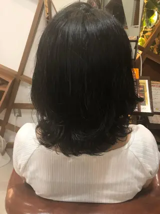 ミディアム 吉田 茉生のヘアスタイル