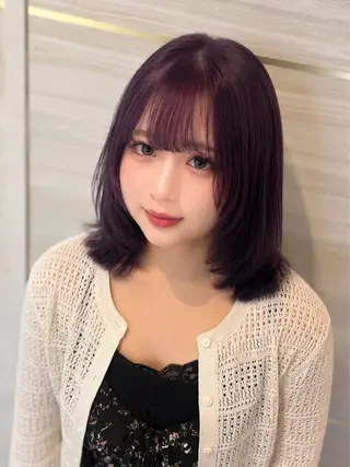 ミディアム 🐈‍⬛momo🐾 ブリーチ・Wカラーのヘアスタイル