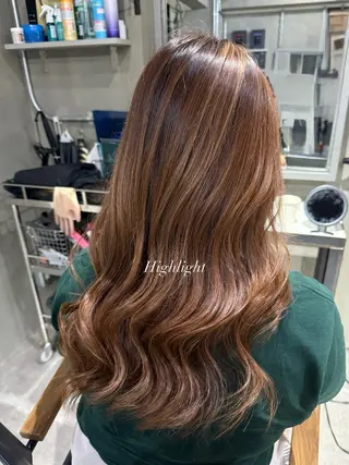 ロング カラー 佐伯 桃のヘアスタイル