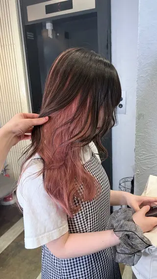 カラー ハイトーン GiseL あいりのヘアスタイル