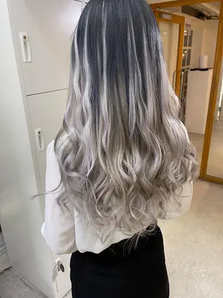 ロング カラー ハナ💎中韓/艶髪 ハイトーン/エクステのヘアスタイル