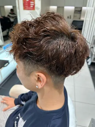 ショート パーマ メンズ ハイトーン/艶感 カラー/村上廉汰のヘアスタイル
