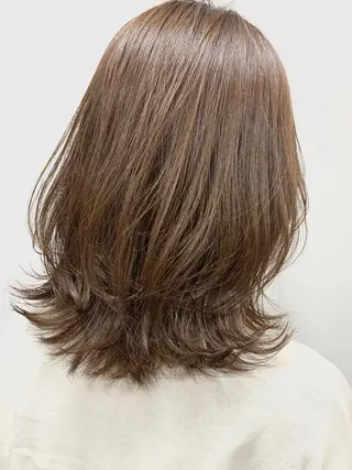 ミディアム レイヤー/艶髪カラー 森本くるみのヘアスタイル
