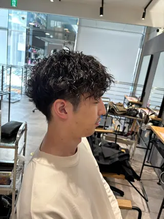 パーマ 久野 竜慈のヘアスタイル