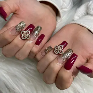 ミディアム ネイル Y. Sのネイルデザイン