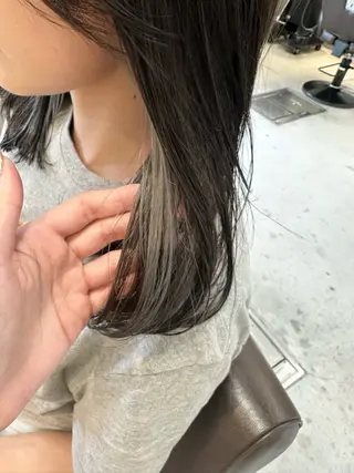 ミディアム カラー 松本 瑠菜のヘアスタイル