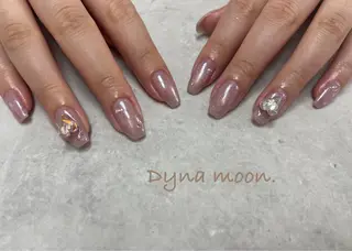 ミディアム 吉田 芹菜のネイルデザイン