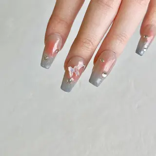 ネイル Ray. ／綺麗目ニュアンスのネイルデザイン