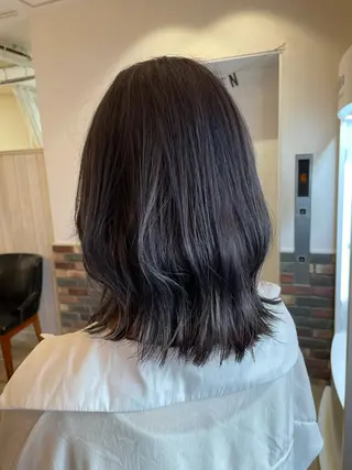 ミディアム カラー 透明感カラー 🩶🩵🩷AIRIのヘアスタイル