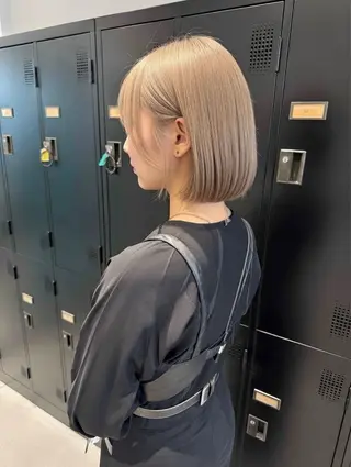 ミディアム カラー ヘアアレンジ ハイトーン特化🤍 浦住のヘアスタイル