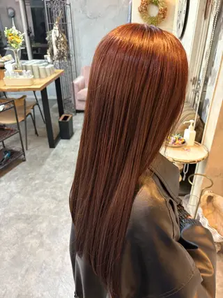 ロング シモイケ ルアのヘアスタイル
