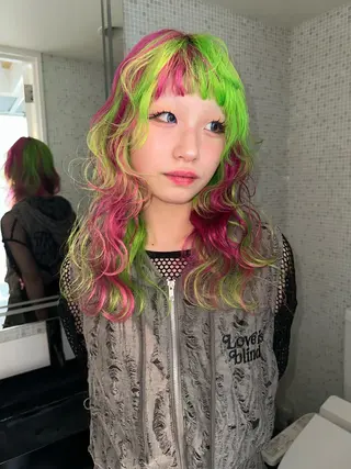 ロング カラー ヘアアレンジ MIYU/ケアブリ ーチカラー／デザインのヘアスタイル