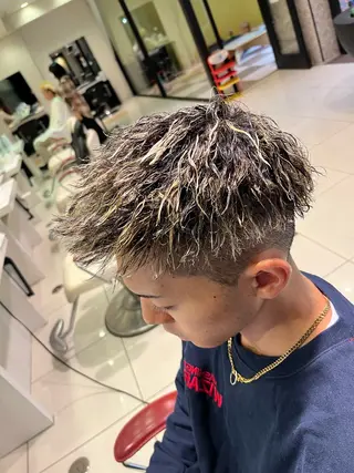 ショート カラー パーマ メンズ ブリーチパーマ🌍 正木天のヘアスタイル