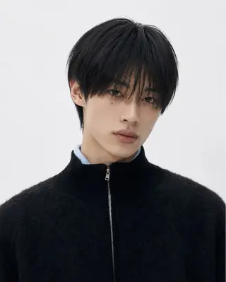 メンズ rina韓国レイヤー ハッシュカットのヘアスタイル