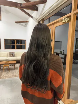 ロング カラー 亀山 友菜のヘアスタイル