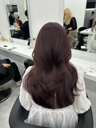 ロング カラー 抜け感レイヤー︴ ニュアンスカラーのヘアスタイル