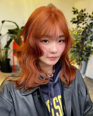セミロング ★梅田お洒落カラー ちどり★のヘアスタイル
