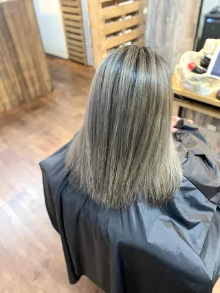 セミロング カラー Luzir⭐︎ GEN⭐︎のヘアスタイル