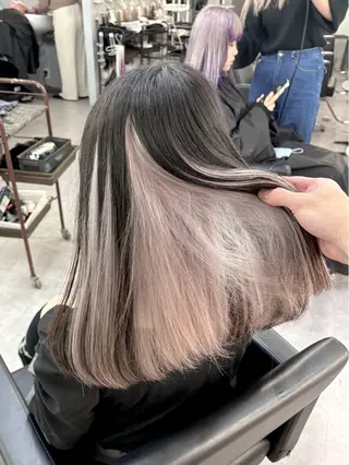 ミディアム カラー 大阪ケアブリーチ/ ミルクティーベージュのヘアスタイル