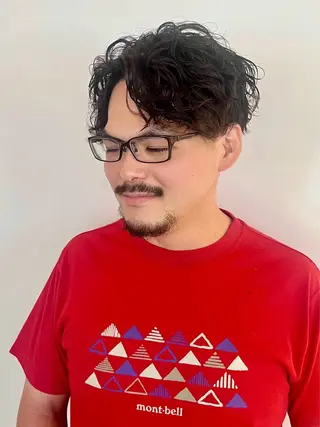 ショート パーマ メンズ 派手髪デザインカラー ヒロカのヘアスタイル