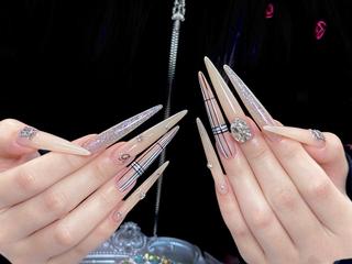 ロング Rola kira 麗のネイルデザイン