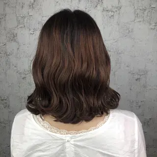 ミディアム カラー 小顔レイヤー/ ベージュ🤍Rieのヘアスタイル