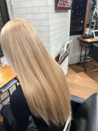 ロング カラー イリオモテ レナのヘアスタイル