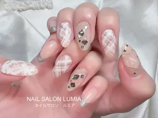 ネイル ネイルサロン ルミア Lumia 店長施術のネイルデザイン