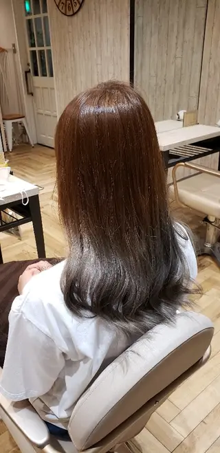 セミロング 透明感カラー×髪質改 善✨️町田築✨️のヘアスタイル