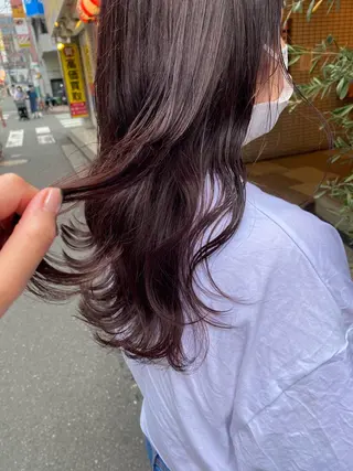 ロング カラー 🐩透明感ミルクティ ーピンクニイナ🐩のヘアスタイル