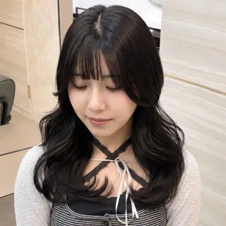 セミロング 🐈‍⬛momo🐾 ブリーチ・Wカラーのヘアスタイル