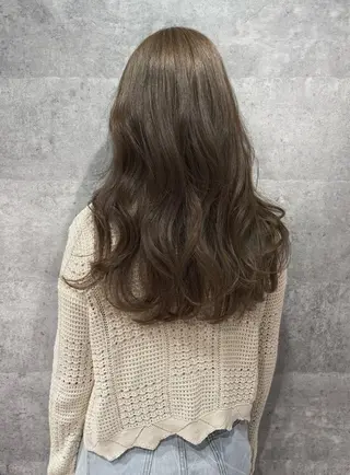 ミディアム カラー FOX 新菜のヘアスタイル