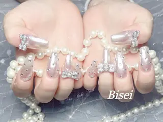 ネイル 🦋 Queenieのネイルデザイン