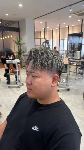 ミディアム メンズ メンズハイライト 💫TAISEI💫のヘアスタイル