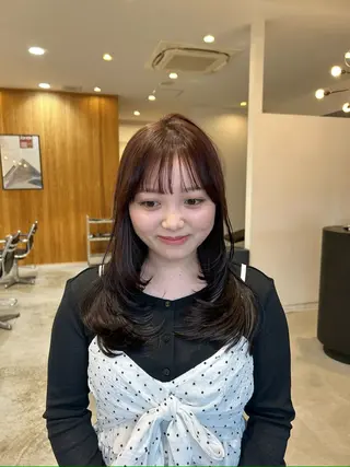ミディアム 鳥居 愛子のヘアスタイル