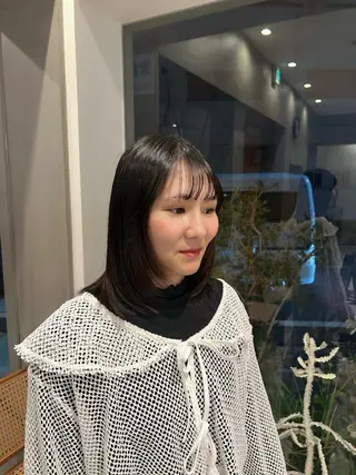 ミディアム AILERON 神村のヘアスタイル