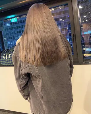 ロング カラー パーマ ヘアアレンジ デザインカラー/ボブ ブリーチカラー/ユリのヘアスタイル