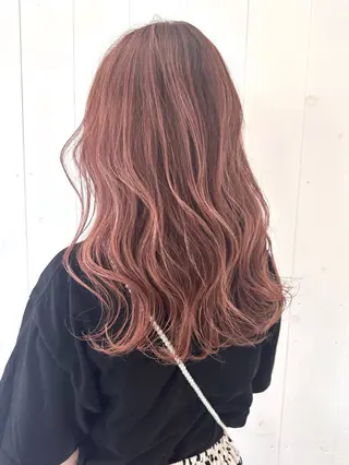 カラー 🩵HOLLY🩵 ブリーチ🩵カレンのヘアスタイル