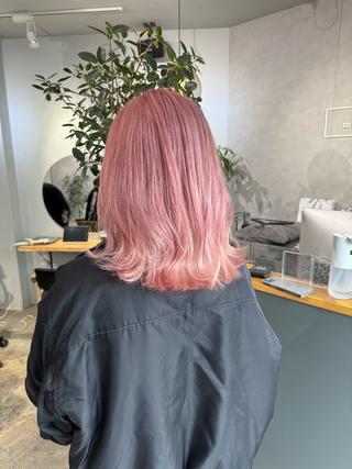 ミディアム 岸川 恭子のヘアスタイル
