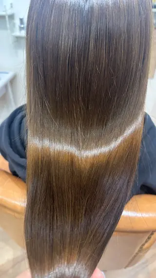 ロング カラー 𝑴𝒐𝒓𝒊 /髪質改善/艶髪🖤のヘアスタイル