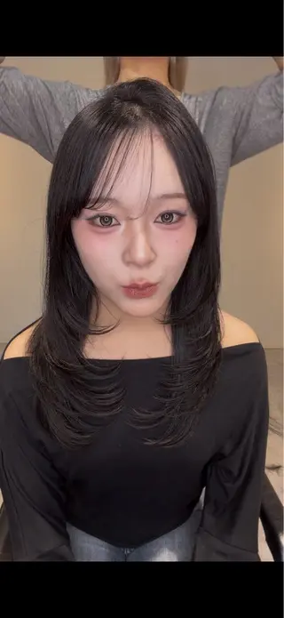 ロング 真下 瑞歩のヘアスタイル