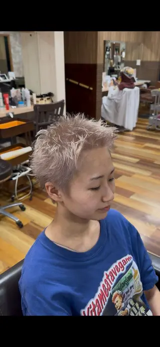 カラー ブリーチカラー🌈 ✄﻿杉山来輝金沢文庫のヘアスタイル