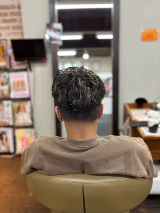 カラー パーマ メンズ 生駒のパーマ達人 FEELけんけんのヘアスタイル