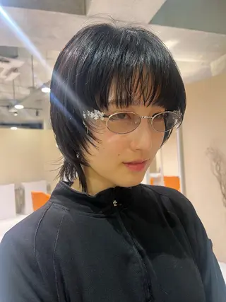 ミディアム レイヤーカット NERO加藤木麻彩のヘアスタイル
