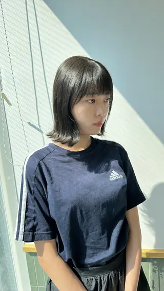ミディアム カラー ブリーチなし/レイヤ ー特化🌈Tommyのヘアスタイル