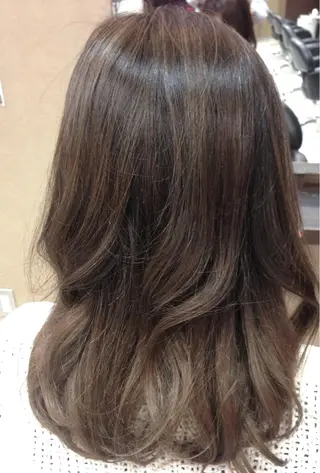 セミロング カラー 浅川 実行のヘアスタイル