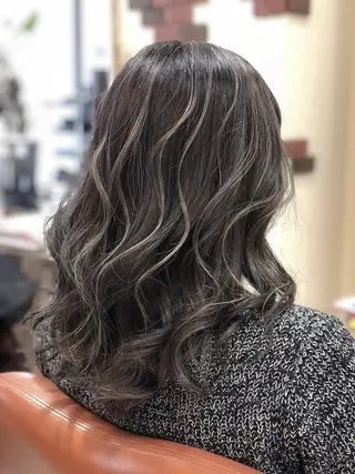 セミロング カラー 【透明感、艶髪】西村 有司のヘアスタイル
