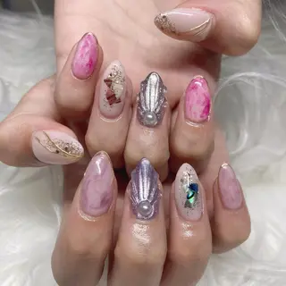 ミディアム ネイル Y. Sのネイルデザイン