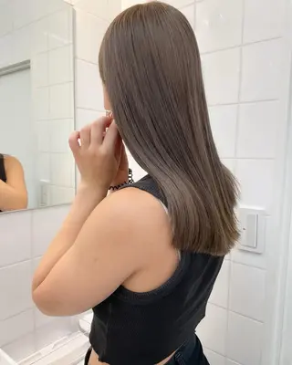 ロング カラー 🧤高明度ハイトーン 🧤莉音のヘアスタイル