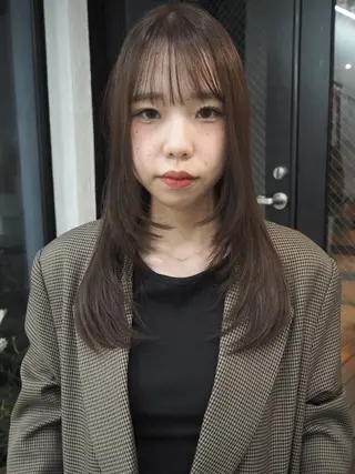 セミロング カラー イシイ モエカのヘアスタイル